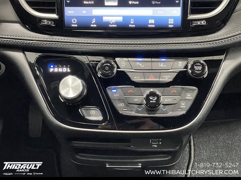 2027 Chrysler Pacifica SELECT AWD