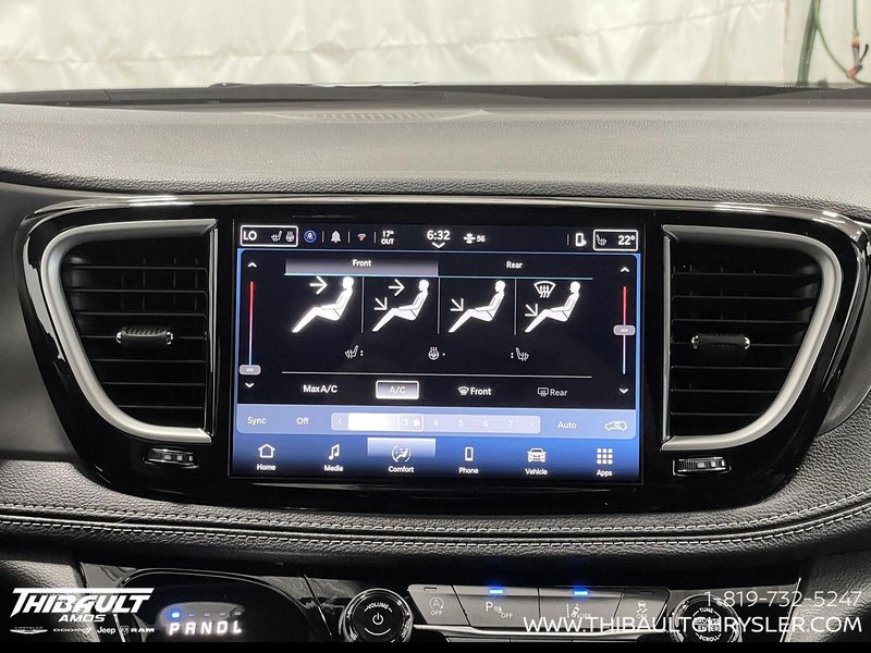 2027 Chrysler Pacifica SELECT AWD