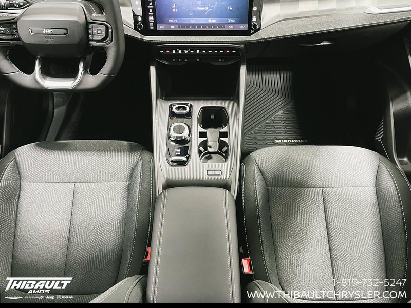 2026 Jeep Cherokee LAREDO