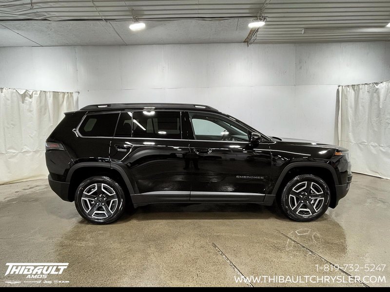 2026 Jeep Cherokee LAREDO