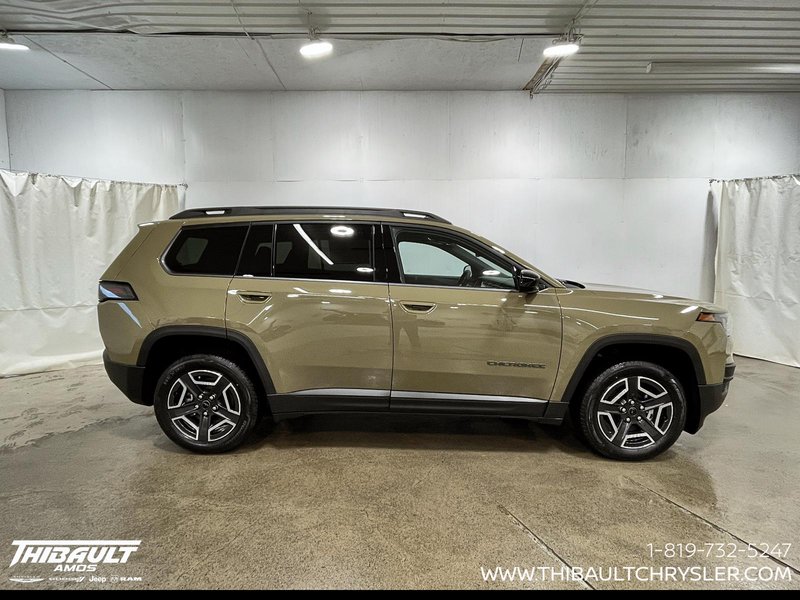 2026 Jeep Cherokee LAREDO