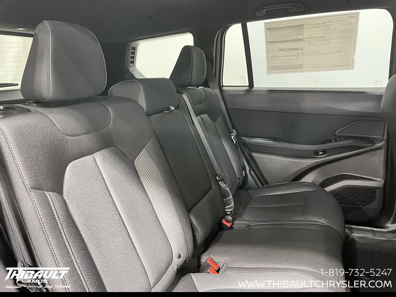 2026 Jeep Cherokee LAREDO