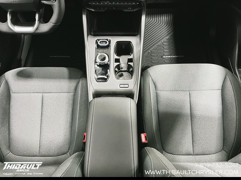 2026 Jeep Cherokee LAREDO