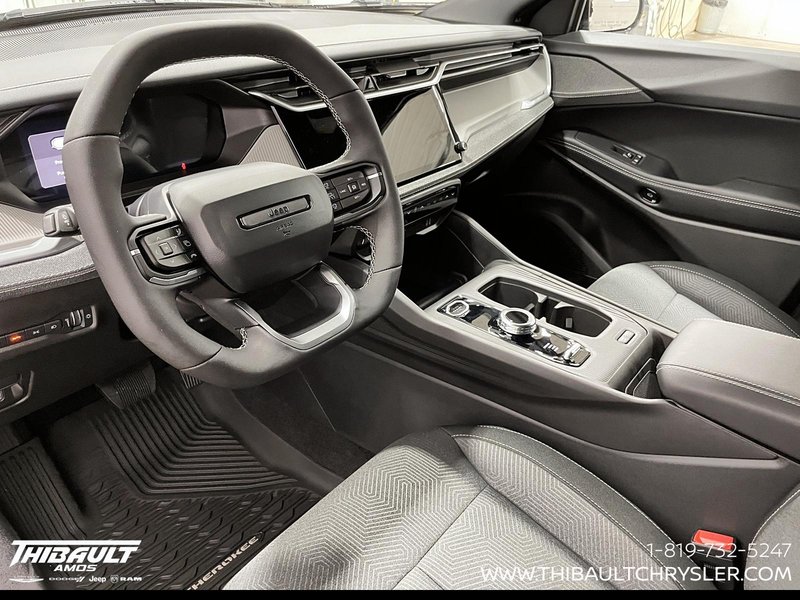 2026 Jeep Cherokee LAREDO