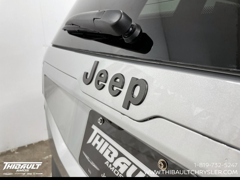 2026 Jeep Cherokee LAREDO