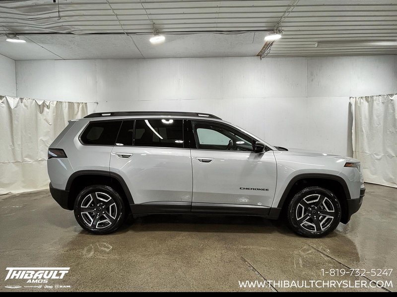 2026 Jeep Cherokee LAREDO