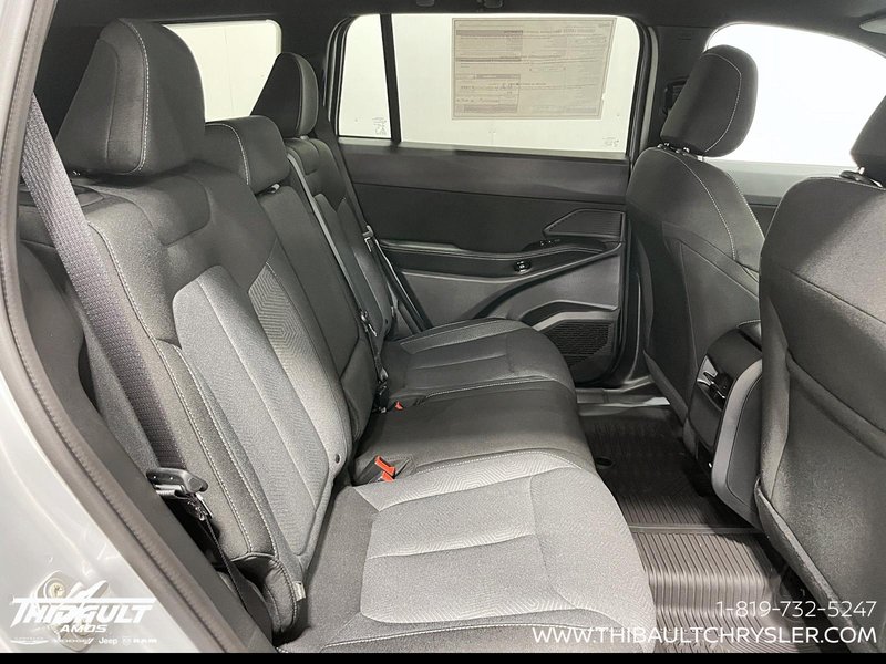 2026 Jeep Cherokee LAREDO