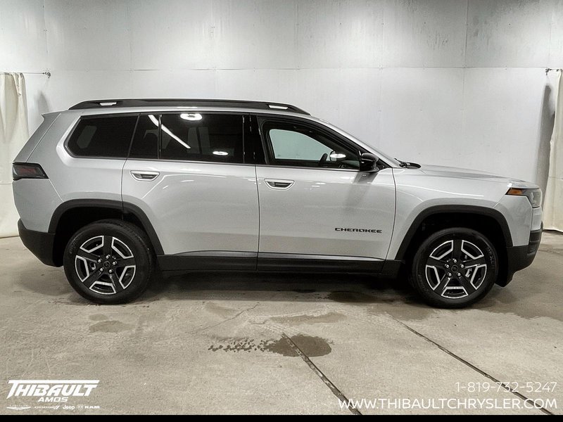 2026 Jeep Cherokee LAREDO