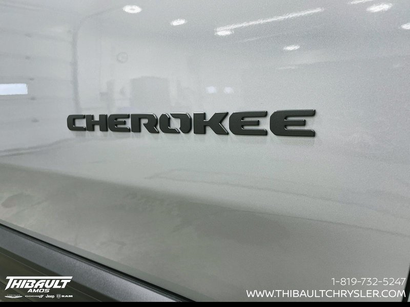 2026 Jeep Cherokee LAREDO