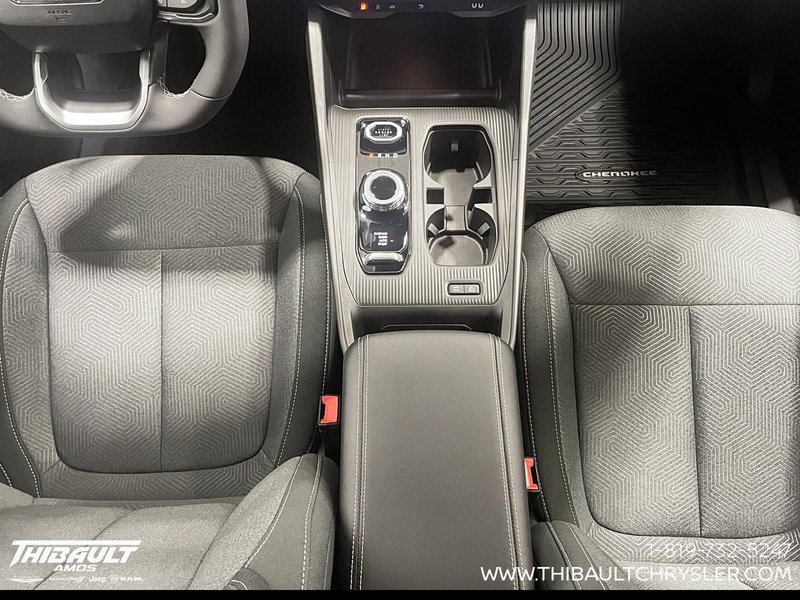 2026 Jeep Cherokee LAREDO