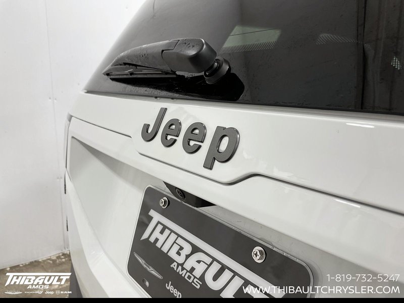 2026 Jeep Cherokee BASE