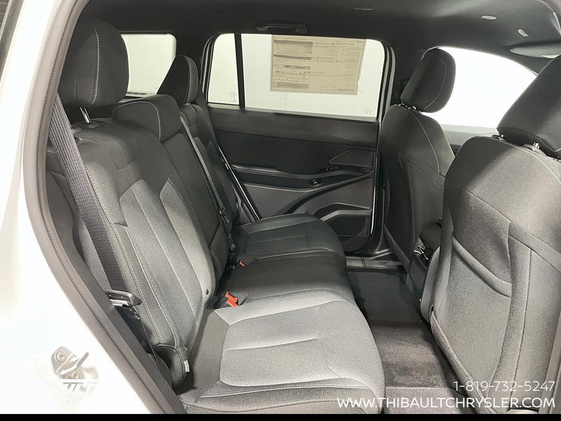 2026 Jeep Cherokee LAREDO