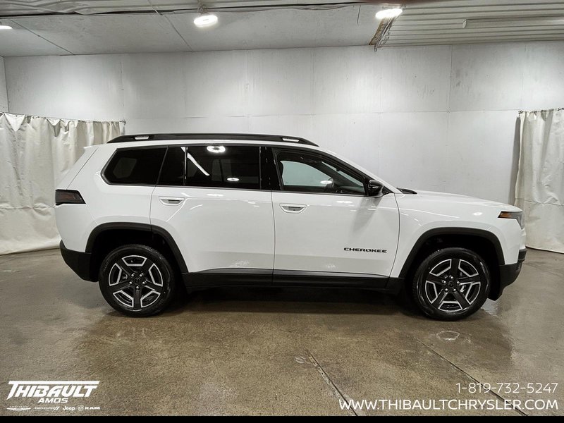 2026 Jeep Cherokee LAREDO