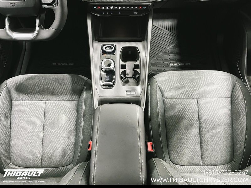 2026 Jeep Cherokee LAREDO