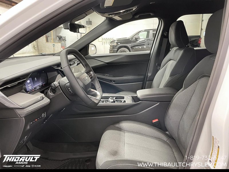 2026 Jeep Cherokee LAREDO