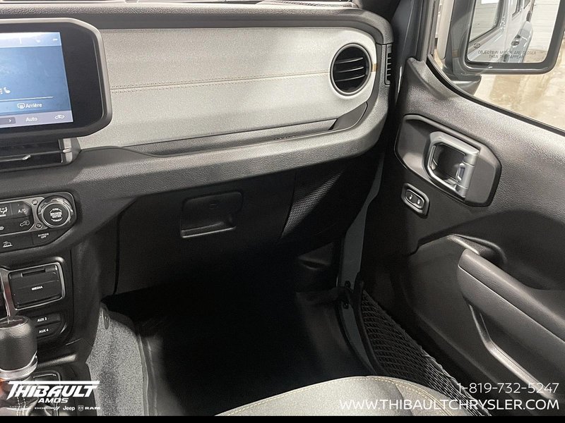 2026 Jeep Gladiator NIGHTHAWK