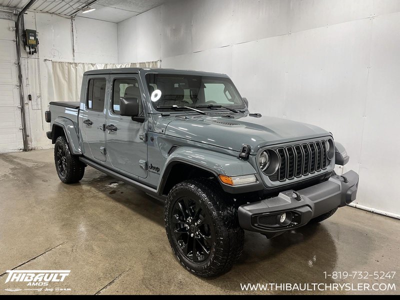 2026 Jeep Gladiator NIGHTHAWK