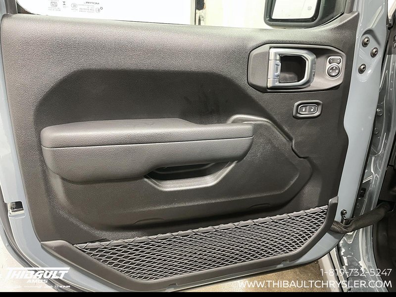 2026 Jeep Gladiator NIGHTHAWK