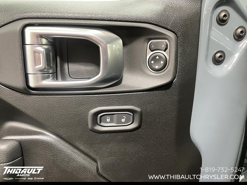 2026 Jeep Gladiator NIGHTHAWK