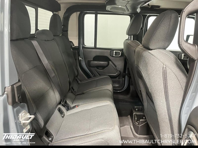 2026 Jeep Gladiator NIGHTHAWK