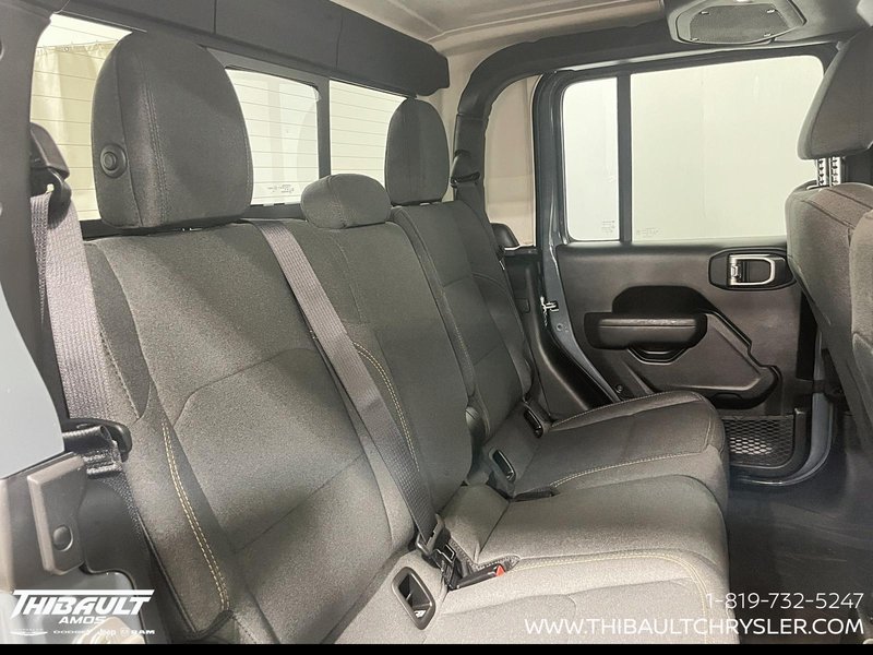 2026 Jeep Gladiator NIGHTHAWK