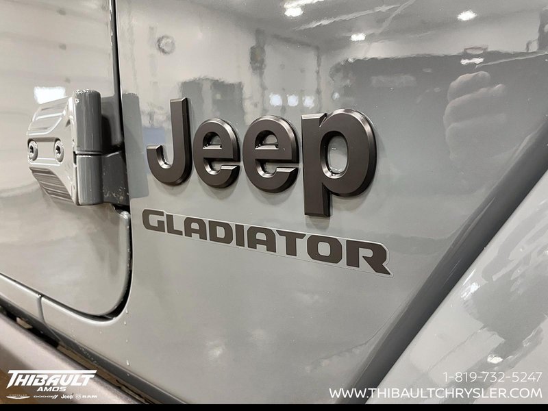 2026 Jeep Gladiator NIGHTHAWK