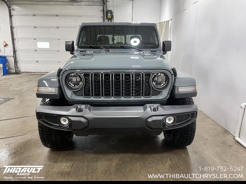 2026 Jeep Gladiator NIGHTHAWK