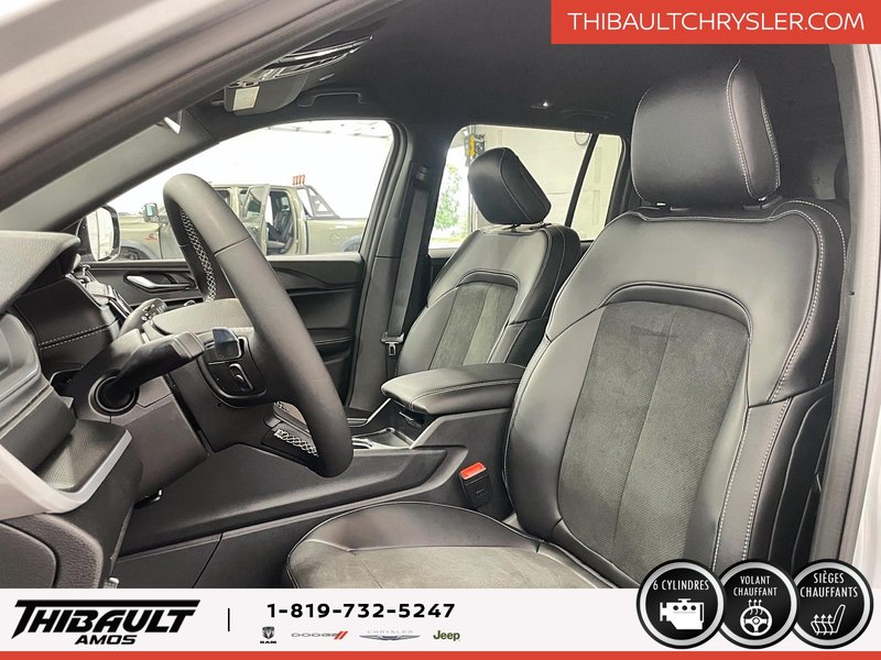 Jeep Grand Cherokee LAREDO ALTITUDE 2025