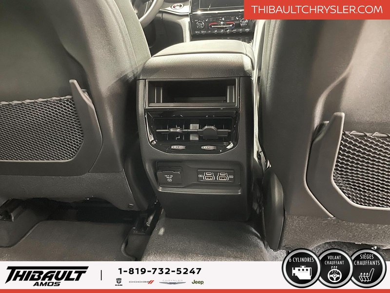 Jeep Grand Cherokee LAREDO ALTITUDE 2025