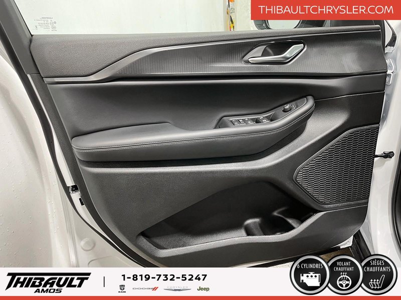 Jeep Grand Cherokee LAREDO ALTITUDE 2025