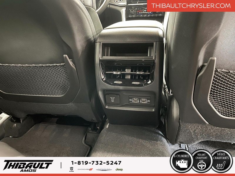 Jeep Grand Cherokee LAREDO ALTITUDE 2025