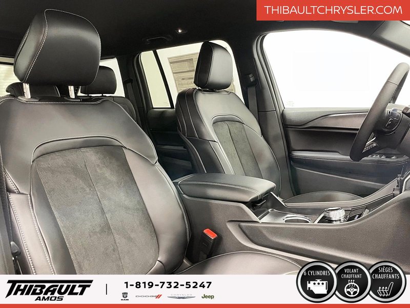 Jeep Grand Cherokee LAREDO ALTITUDE 2025