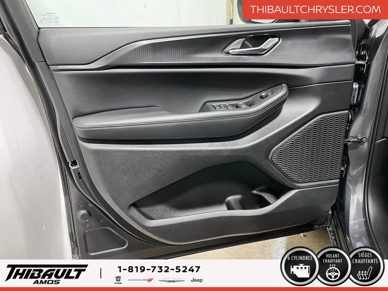 Jeep Grand Cherokee LAREDO ALTITUDE 2025
