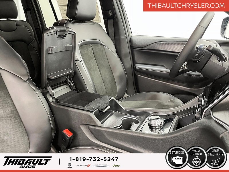 Jeep Grand Cherokee LAREDO ALTITUDE 2025