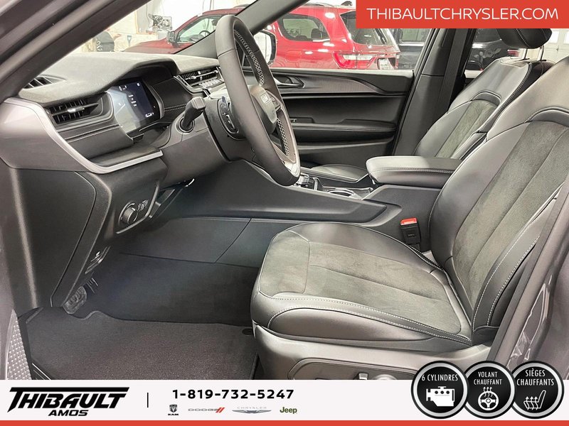 Jeep Grand Cherokee LAREDO ALTITUDE 2025