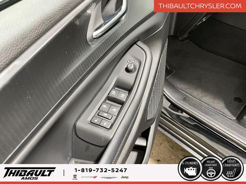 Jeep Grand Cherokee LAREDO ALTITUDE 2025