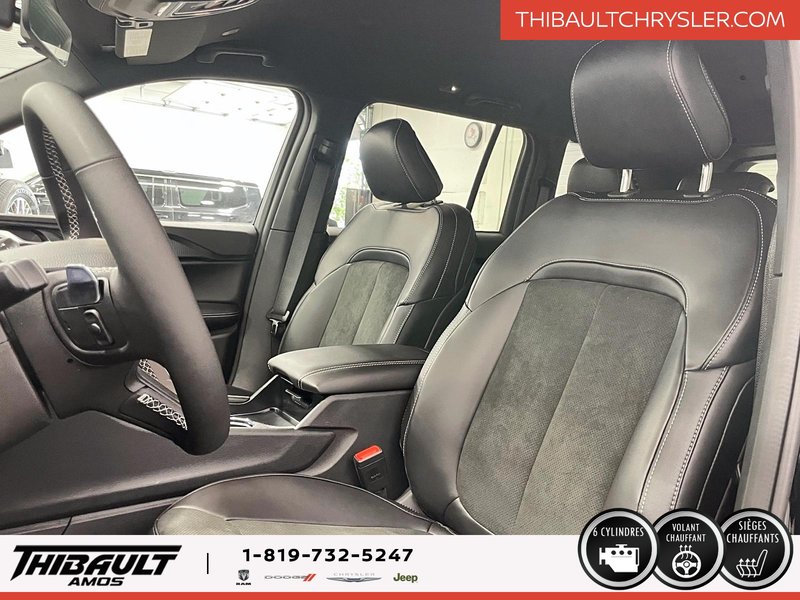 Jeep Grand Cherokee LAREDO ALTITUDE 2025