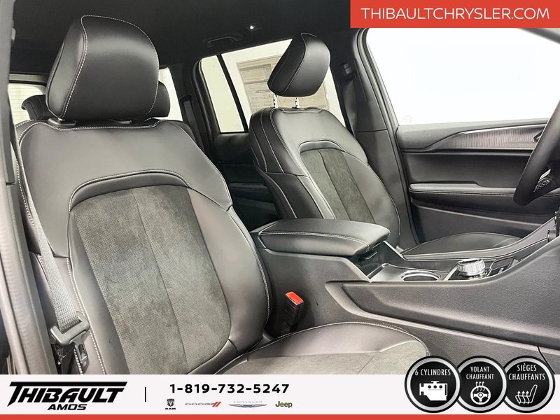 2025 Jeep Grand Cherokee LAREDO ALTITUDE