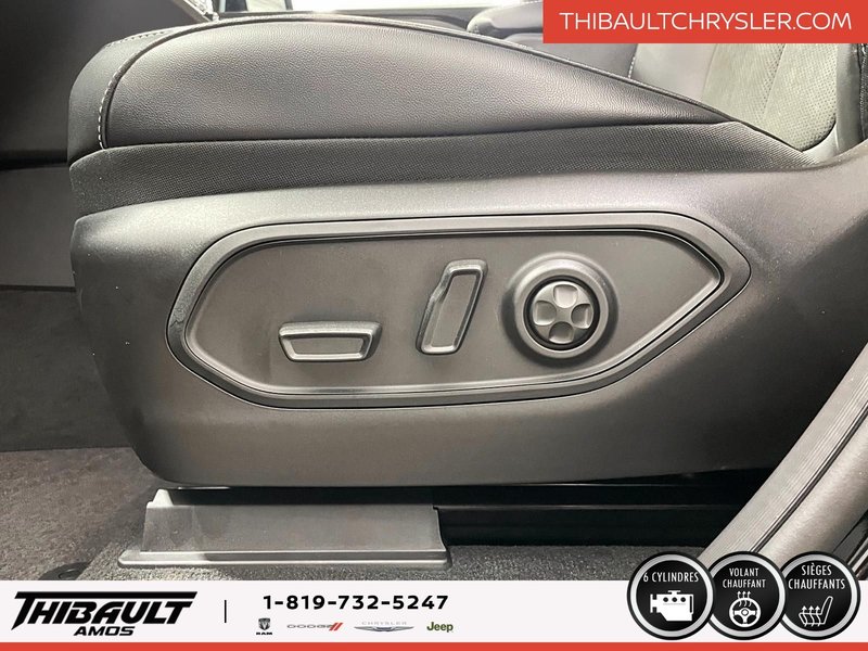 2025 Jeep Grand Cherokee LAREDO ALTITUDE