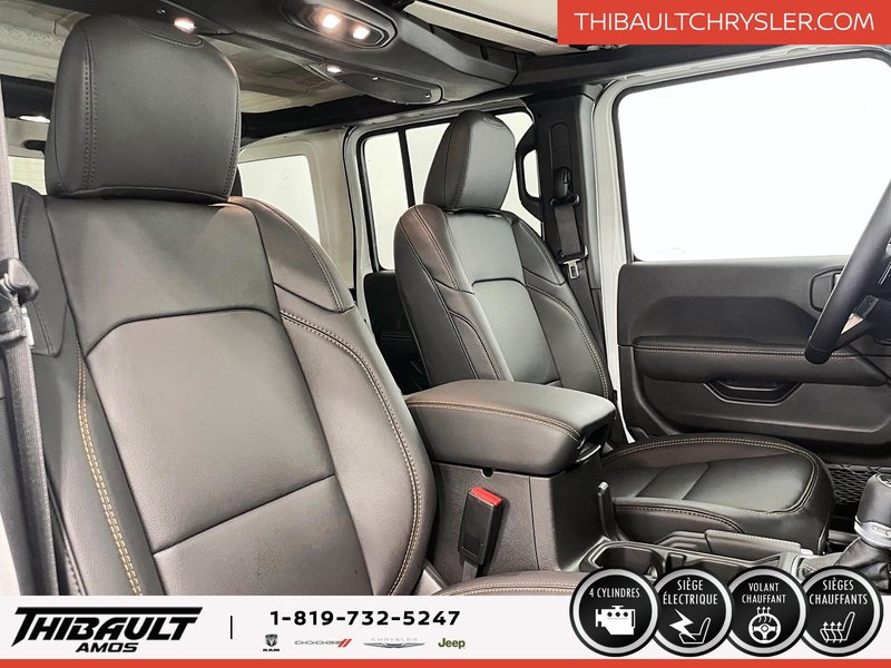 2025 Jeep WRANGLER 4-Door SAHARA