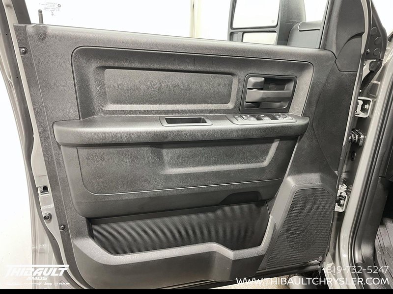 2026 Ram 2500 BLACK EXPRESS
