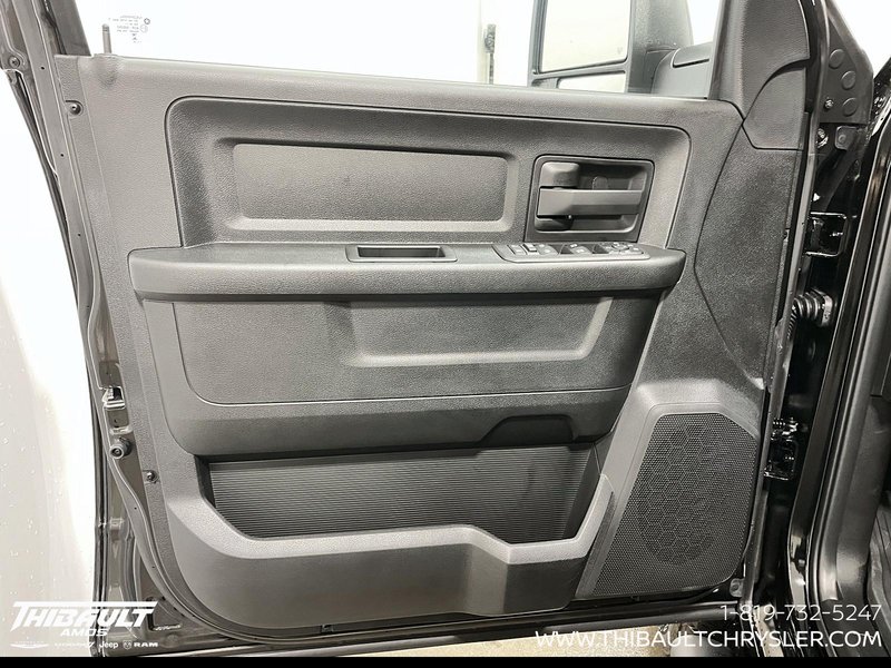 2026 Ram 2500 BLACK EXPRESS