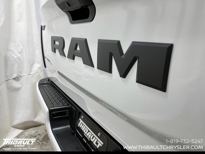 2026 Ram 2500 BLACK EXPRESS