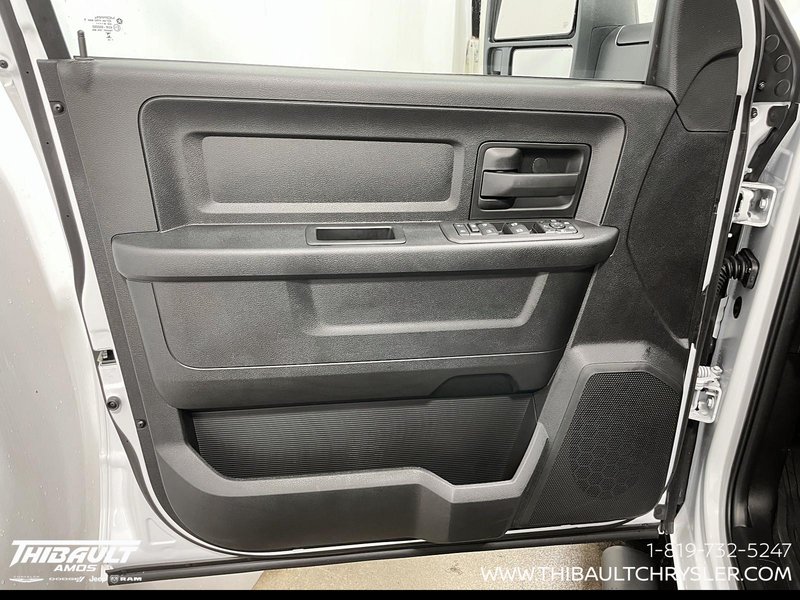 2026 Ram 2500 BLACK EXPRESS