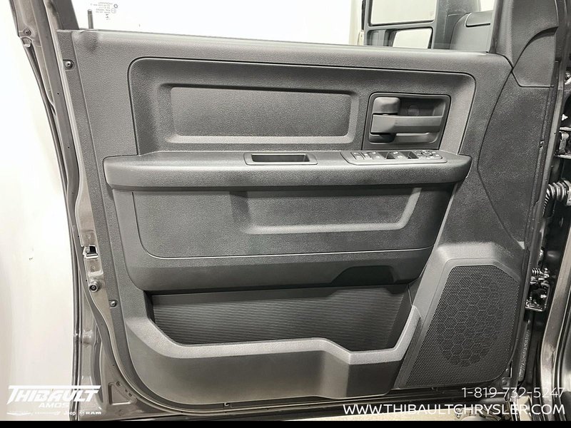 2026 Ram 2500 BLACK EXPRESS