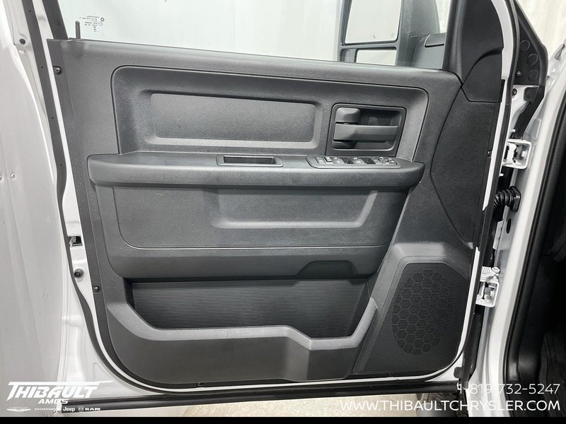 2026 Ram 2500 BLACK EXPRESS