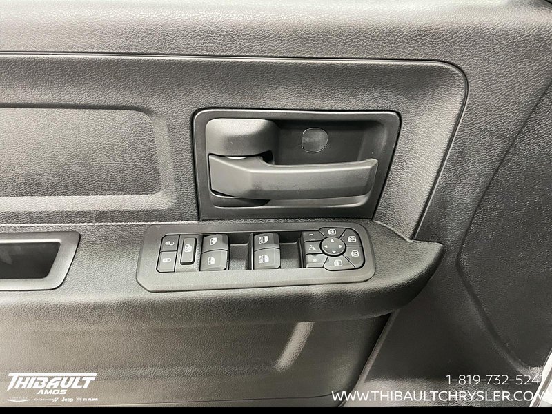 2026 Ram 2500 BLACK EXPRESS