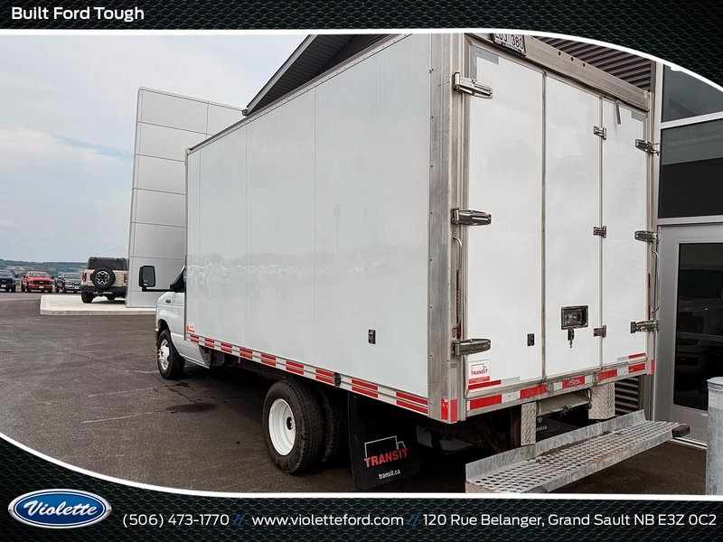 Ford E-Series Cutaway BASE 2021
