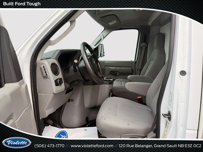 Ford E-Series Cutaway BASE 2021
