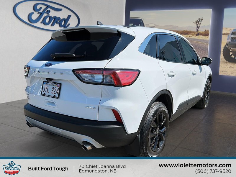 2021 Ford Escape SE